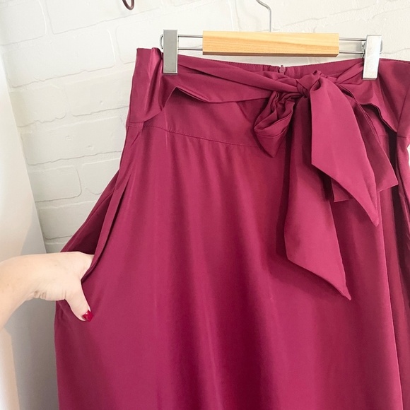 Stunning Maxi Skirt Burgundy Dark red Flowy Lightweight Pleated Belted Bow XXL - Picture 9 of 14